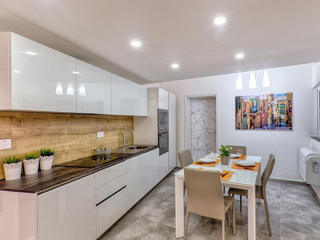 المليحة Designer Finished Maisonette With Pool المظهر الخارجي الصورة